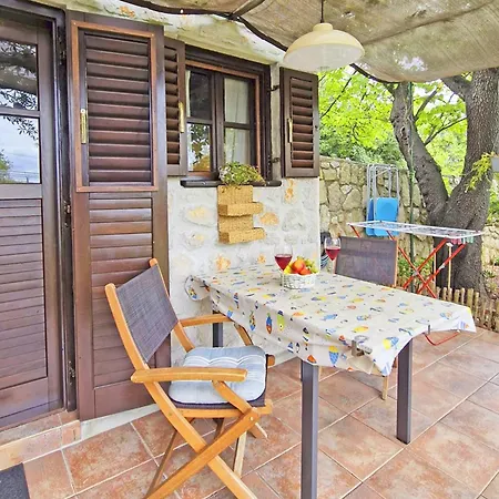 Nives Garden House Nerezine
